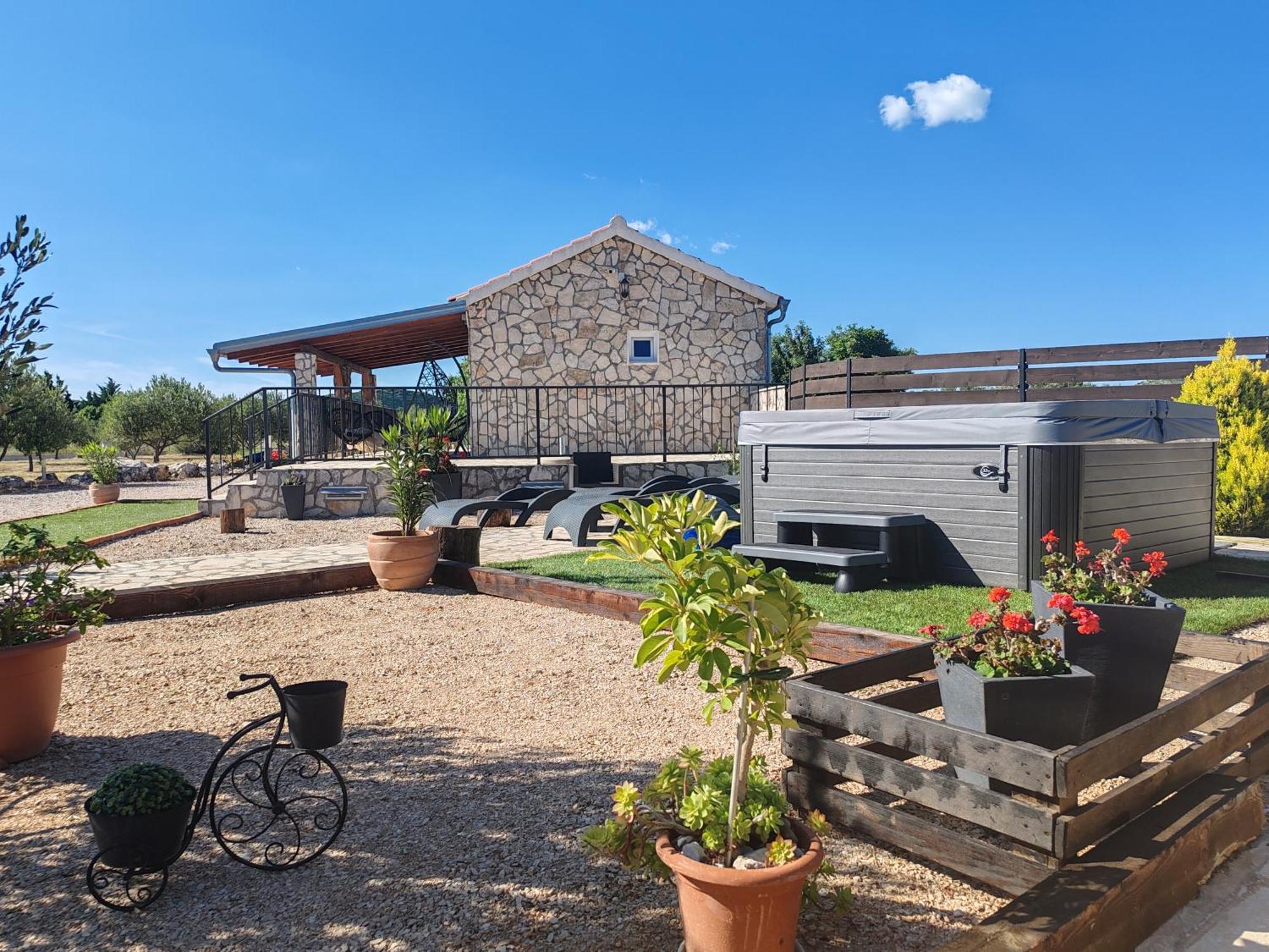 Holiday Home Juli With Jacuzzi Šibenik Екстериор снимка