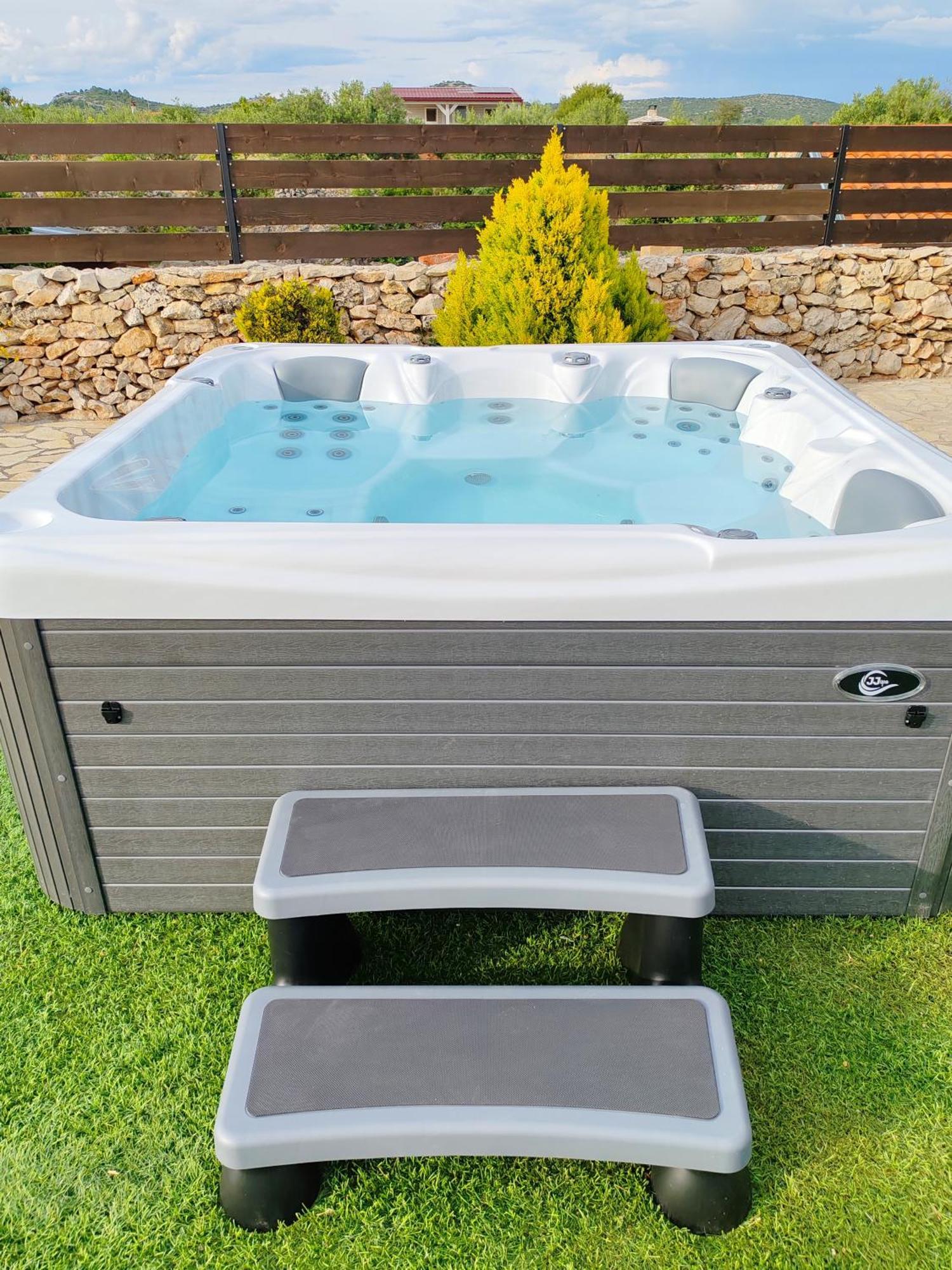 Holiday Home Juli With Jacuzzi Šibenik Екстериор снимка