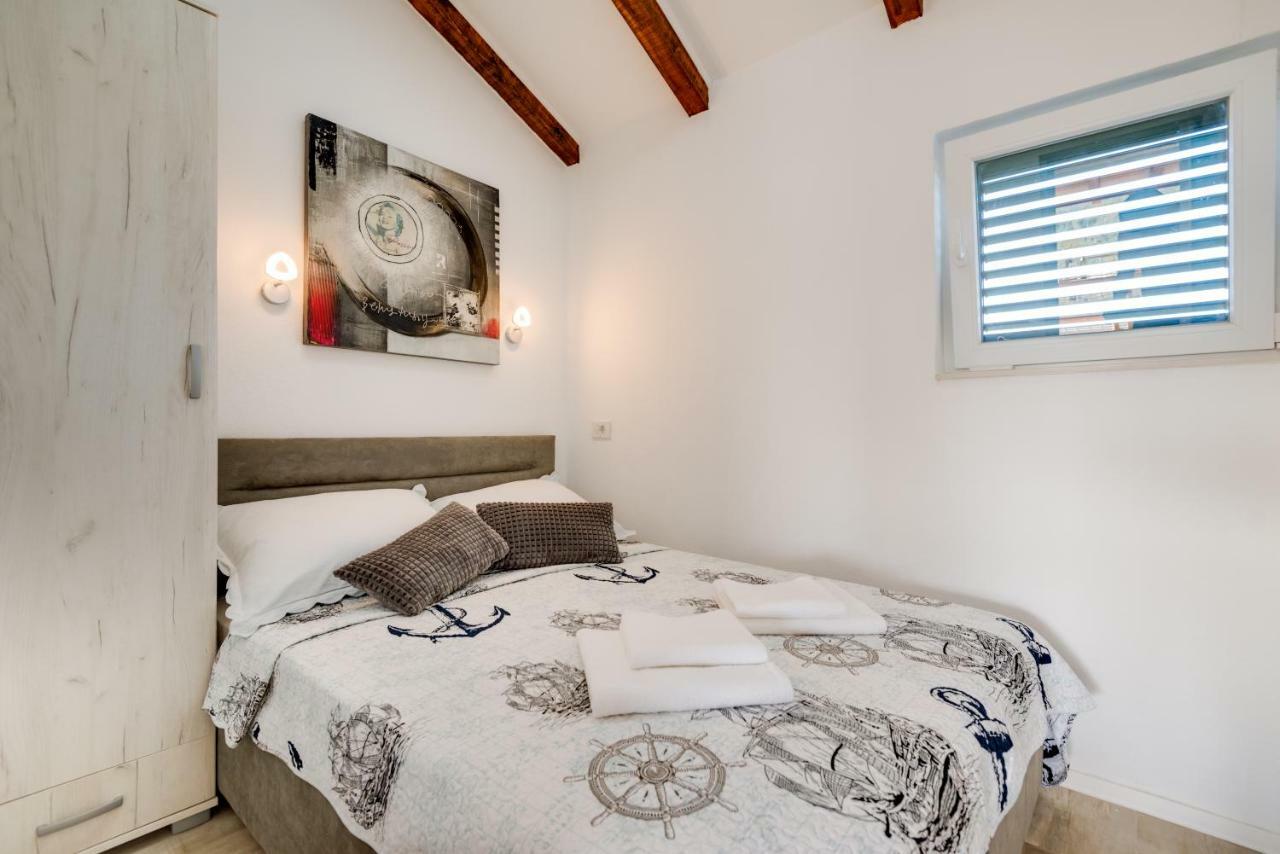 Holiday Home Juli With Jacuzzi Šibenik Екстериор снимка